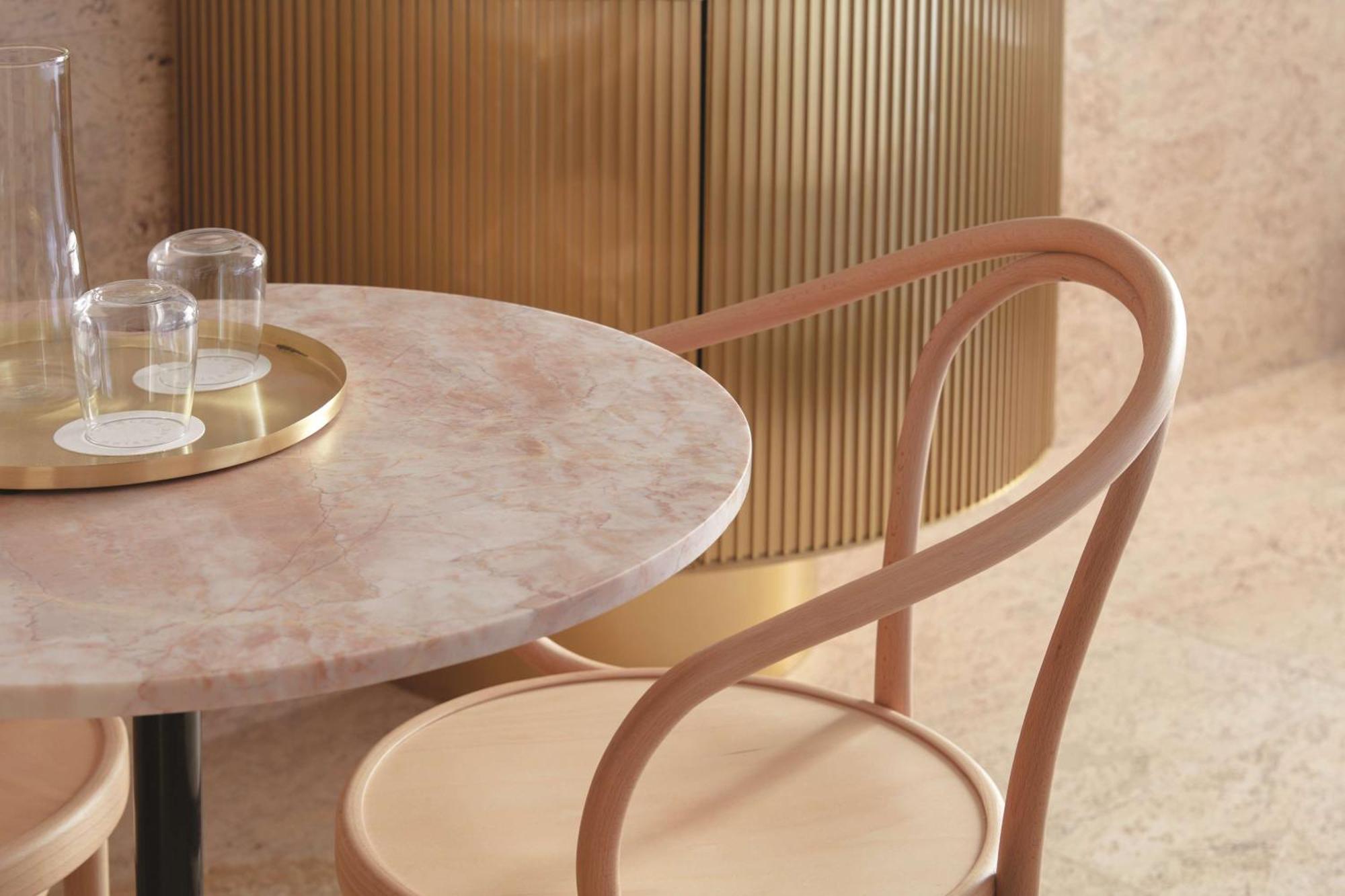 The Calile Hotel Brisbane Luaran gambar A Thonet chair